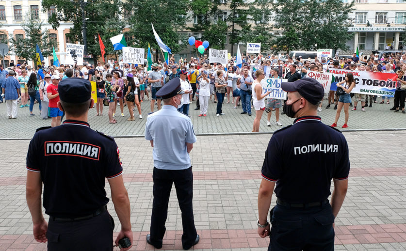 ФУРГАЛОВЫ ЗАСТУПНИКИ: ХРОНОЛОГИЯ ХАБАРОВСКИХ МАРШЕЙ