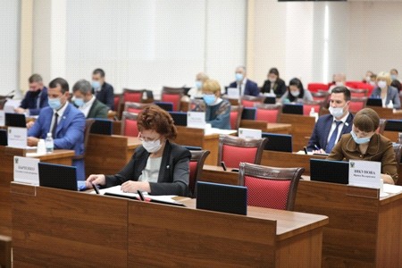 Конец гегемонии: Хабаровский край режет расходы на чиновников