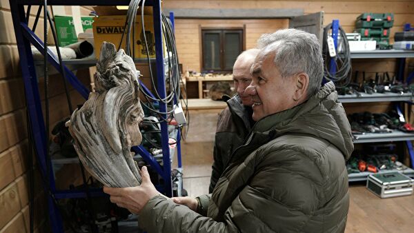 ПУТИН И ШОЙГУ ПРОВЕЛИ ВЫХОДНЫЕ В ТАЙГЕ
