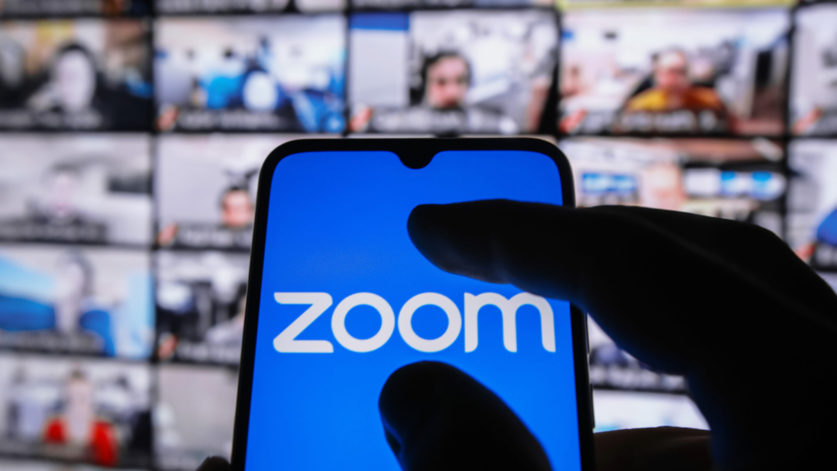 ZOOM ЗАПРЕТИЛ ГОССЕКТОРУ РФ ПОЛЬЗОВАТЬСЯ СВОЕЙ ВИДЕОСВЯЗЬЮ