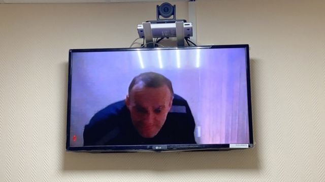 Навального оставили в статусе склонного к побегу лицом