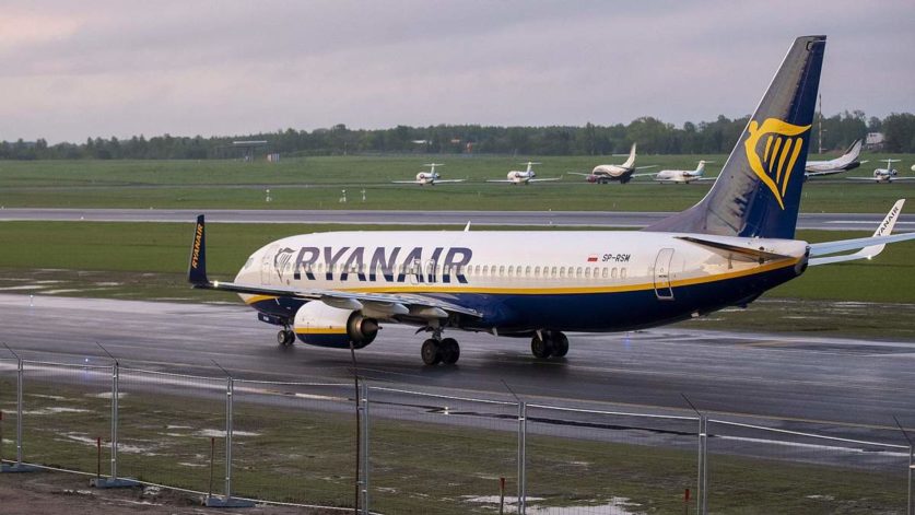 Белорусский диспетчер, посадивший Ryanair, покинул страну