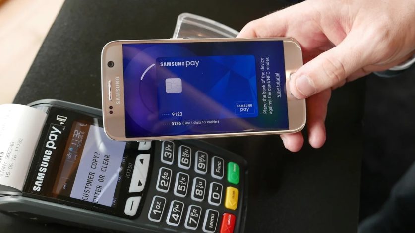 Сервис Samsung Pay под угрозой запрета в России