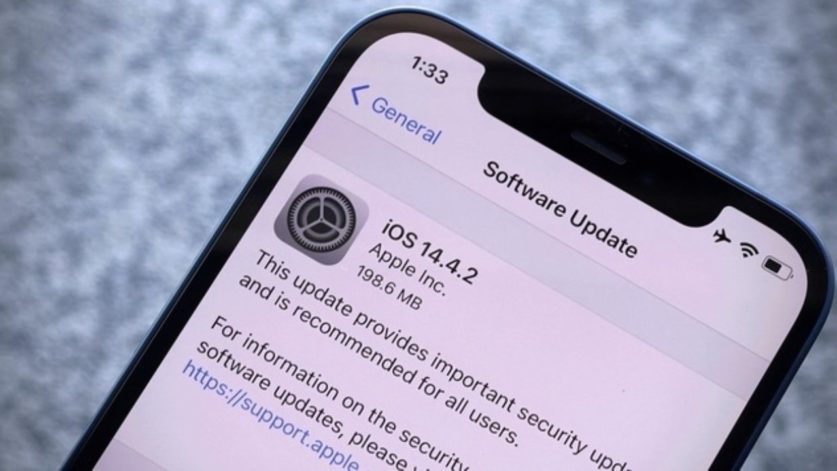 В APPLE ПРИЗНАЛИ УЯЗВИМОСТЬ УСТРОЙСТВ ПЕРЕД ШПИОНСКИМ ПО