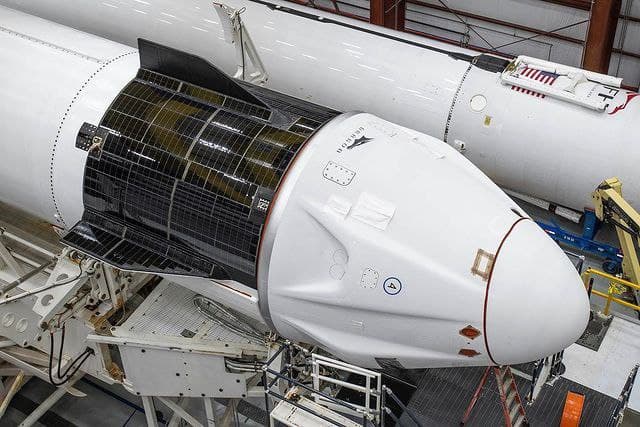 SpaceX запустит новые спутники на орбиту Земли
