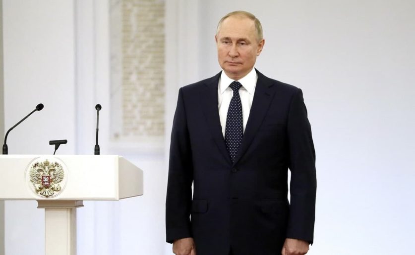 Владимир Путин сообщил о своем уходе на самоизоляцию