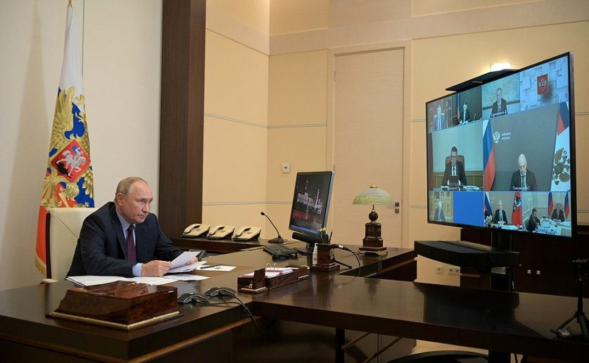 Владимир Путин пообещал повысить пенсии