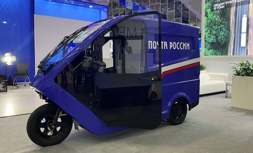 «Почта России» тестирует электротрициклы для доставки 