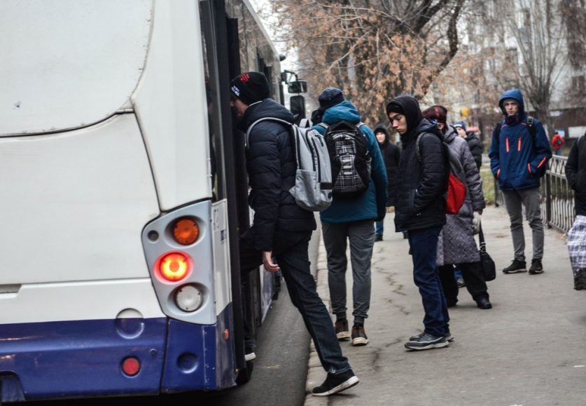 Власти предлагают ввести QR-коды в автобусах и Вузах Хабаровского края вского края
