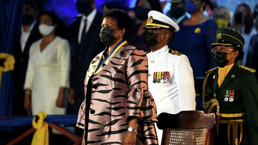 Барбадос стал республикой, а певица Рианна – ее национальным героем