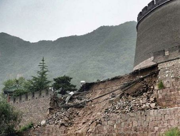 Великая Китайская стена рушится