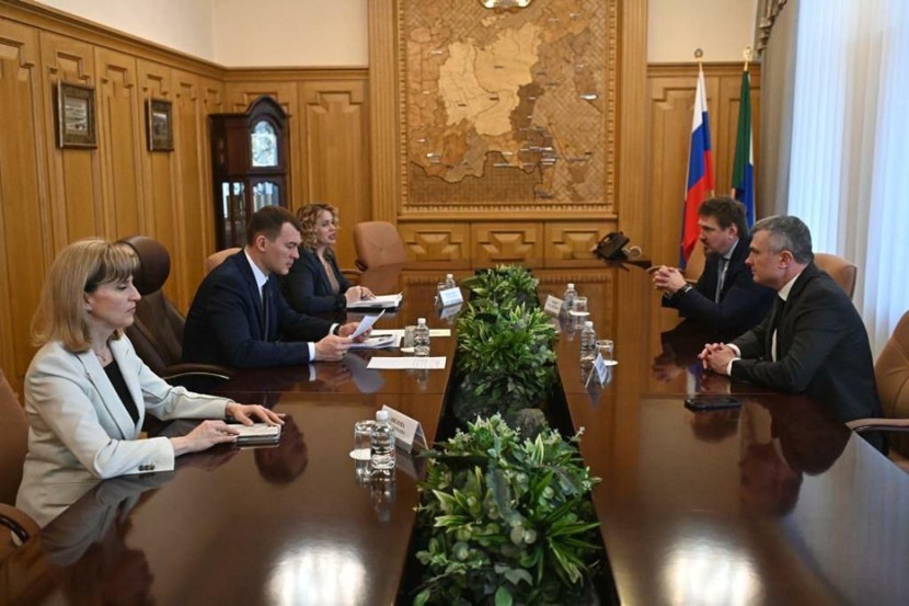Михаил Дягтерев и Алексей Бакунин на рабочей встрече