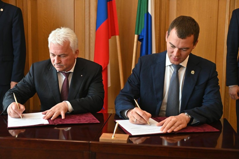 Дягтерев подписал соглашение с федерацией самбо