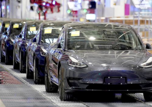 БЕЗУДЕРЖНЫЙ РОСТ TESLA ПРОДАЕТ БОЛЬШЕ, ЧЕМ ПРОИЗВОДИТ